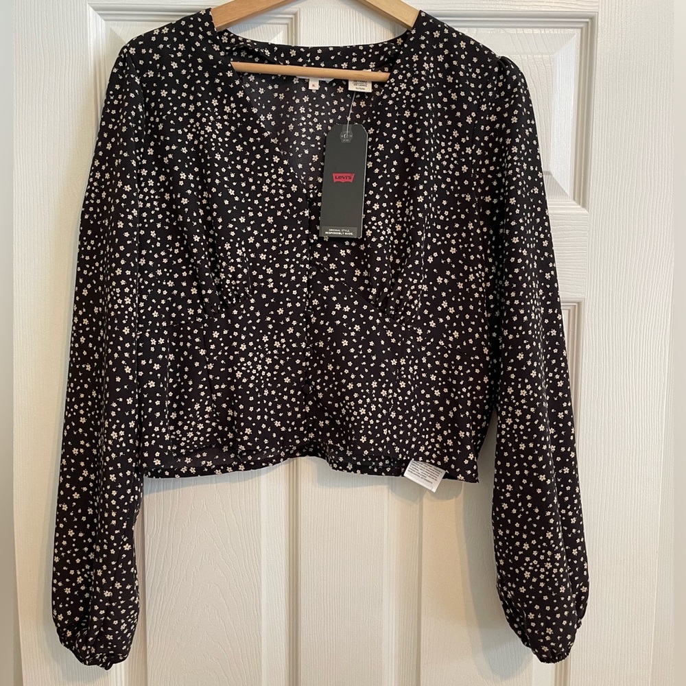 NWT Levi’s button up floral cropped blouse. Black and white. Women’s XL